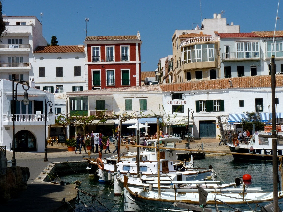 Calas Fontes with pretty boats 